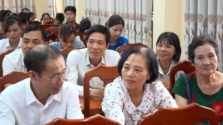 Gần 250 thành viên tổ chuyển đổi số cộng đồng xã Thanh Oai tập huấn Bình dân học vụ số, chuyển đổi số- Ảnh 3.