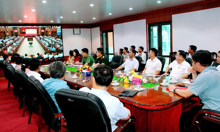 ĐẢNG ỦY XÃ PHÚC SƠN THAM DỰ HỘI NGHỊ TRỰC TUYẾN SƠ KẾT 01 NĂM VẬN HÀNH CHÍNH QUYỀN ĐỊA PHƯƠNG HAI CẤP- Ảnh 2.