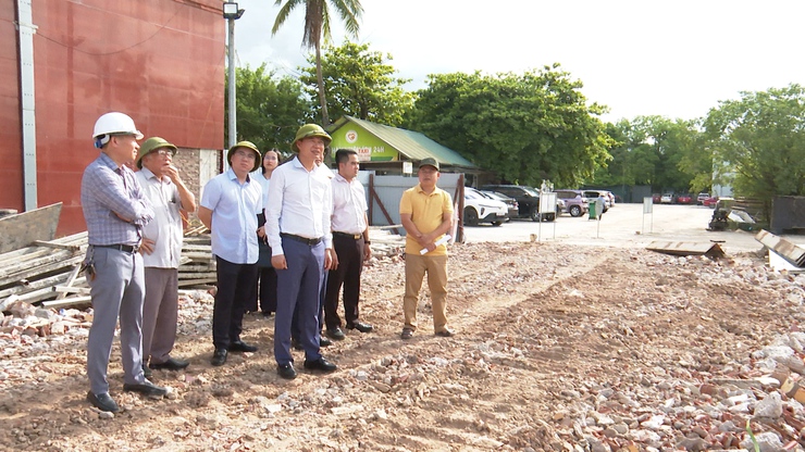 Lãnh đạo xã Phú Xuyên kiểm tra tiến độ Dự án nâng cấp, cải tạo Bệnh viện Đa khoa Phú Xuyên- Ảnh 5.