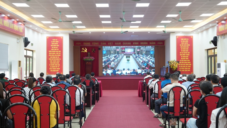 Yên Nghĩa tham dự hội nghị sơ kết một năm vận hành chính quyền địa phương hai cấp trên địa bàn thành phố Hà Nội- Ảnh 2.