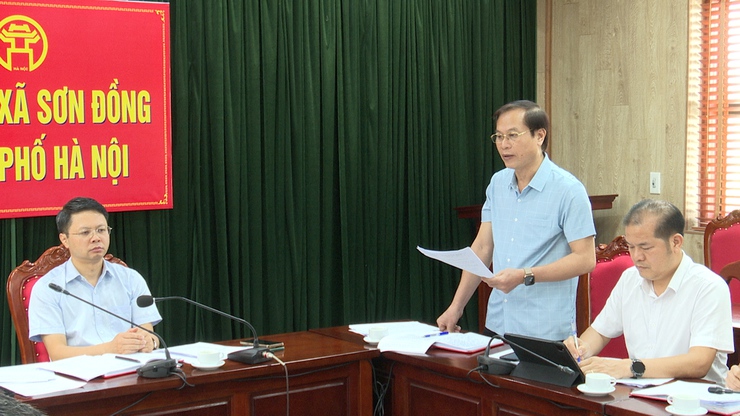 Đồng chí Nguyễn Đình Trường - Bí thư Đảng ủy xã chủ trì giao ban công tác giải ngân vốn đầu tư công, giải phóng mặt bằng- Ảnh 4.