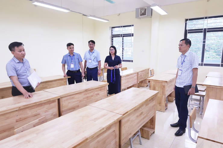 Xã Hòa Phú: Kiểm tra công tác chuẩn bị cơ sở vật chất và các điều kiện đảm bảo phục vụ kỳ thi tốt nghiệp THPT năm 2026- Ảnh 3.