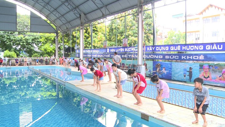 UBND xã Phúc Lộc tổ chức khai mạc các lớp dạy bơi miễn phí cho trẻ em và các lớp năng khiếu hè năm 2026- Ảnh 6.