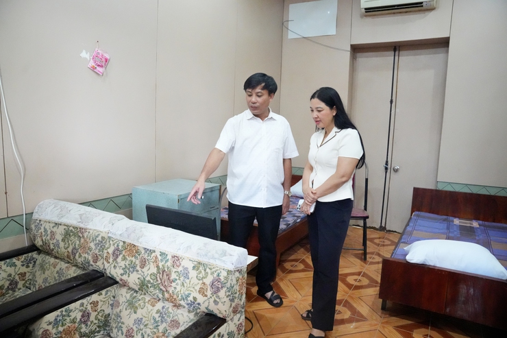CHỦ TỊCH UBND PHƯỜNG SƠN TÂY KIỂM TRA CÔNG TÁC CHUẨN BỊ KỲ THI TỐT NGHIỆP THPT NĂM 2026- Ảnh 2.