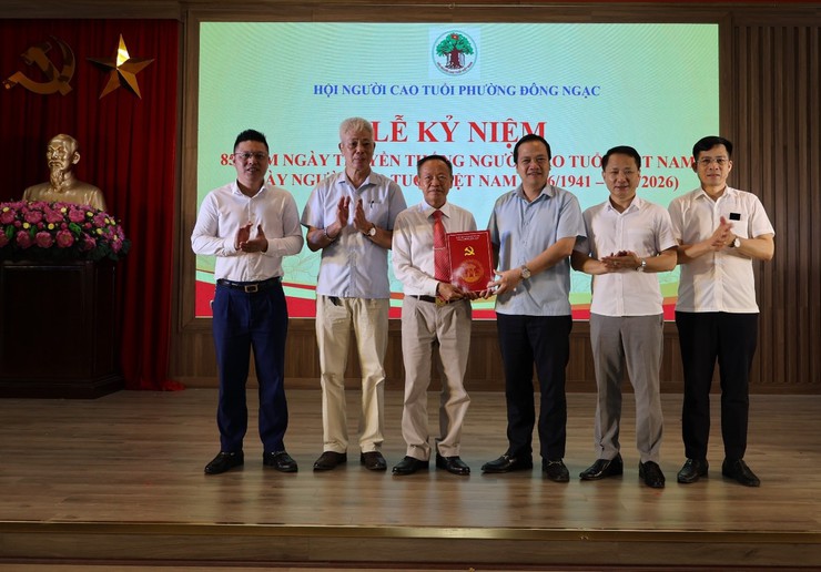 Phường Đông Ngạc kỷ niệm 85 năm Ngày truyền thống Người cao tuổi Việt Nam- Ảnh 4.