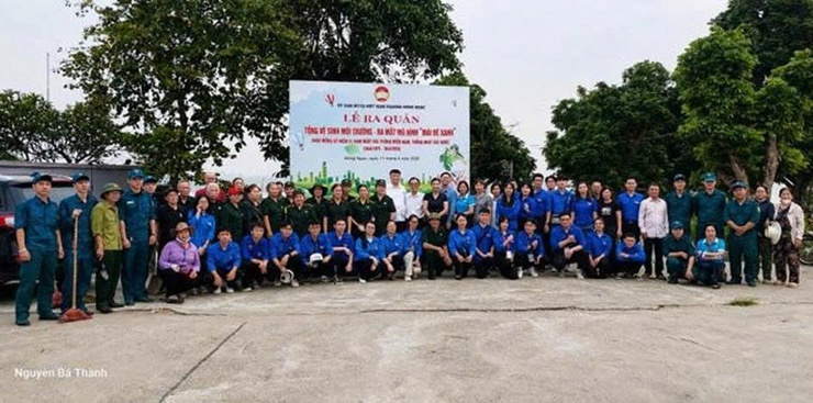 Đông Ngạc với phong trào bảo vệ môi trường, xây dựng phường “sáng – xanh – sạch – đẹp” văn minh, hiện đại và đáng sống.- Ảnh 1.