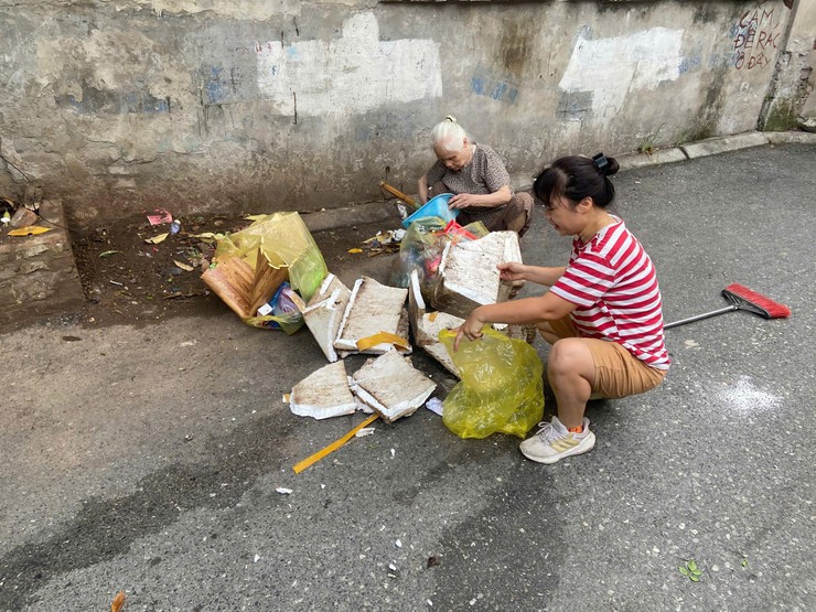 Đông Ngạc ra quân hưởng ứng phong trào “Toàn dân chung tay bảo vệ môi trường, vì một Việt Nam xanh - sạch - đẹp” và triển khai mô hình “QR Xanh”- Ảnh 7.