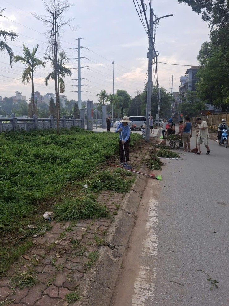Đông Ngạc ra quân hưởng ứng phong trào “Toàn dân chung tay bảo vệ môi trường, vì một Việt Nam xanh - sạch - đẹp” và triển khai mô hình “QR Xanh”- Ảnh 8.