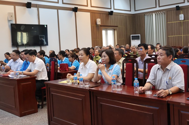 Đông Ngạc ra quân hưởng ứng phong trào “Toàn dân chung tay bảo vệ môi trường, vì một Việt Nam xanh - sạch - đẹp” và triển khai mô hình “QR Xanh”- Ảnh 2.