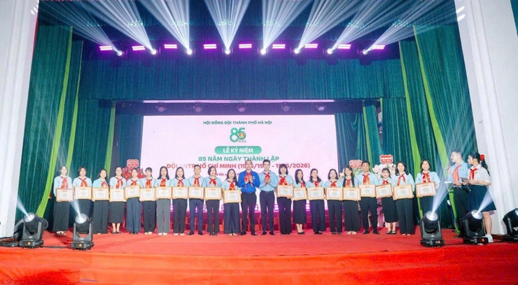 Cô giáo Đỗ Thu Thủy- Giáo viên Tổng phụ trách Đội tiêu biểu, tận tâm- Ảnh 5.