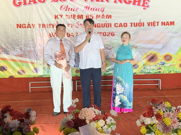 Câu lạc bộ Văn nghệ Người cao tuổi Thụy Phương – Phường Đông Ngạc tổ chức Chương trình Giao lưu Văn nghệ chào mừng kỷ niệm 85 năm ngày truyền thống Người cao tuổi Việt Nam- Ảnh 3.