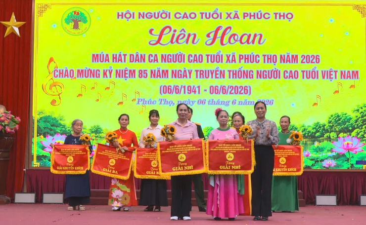 Xã Phúc Thọ kỷ niệm 85 năm Ngày truyền thống Người cao tuổi Việt Nam và tổ chức Liên hoan Tiếng hát dân ca năm 2026- Ảnh 6.