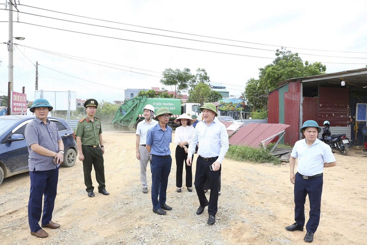THƯỜNG TRỰC ĐẢNG ỦY XÃ SÓC SƠN KIỂM TRA THỰC ĐỊA CÔNG TÁC GIẢI PHÓNG MẶT BẰNG CÁC DỰ ÁN TRỌNG ĐIỂM- Ảnh 3.
