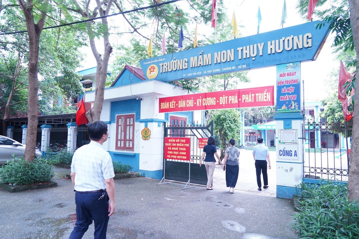 Phường Chương Mỹ kiểm tra công tác chuẩn bị kỳ thi tốt nghiệp THPT năm 2026 tại các điểm thi trên địa bàn- Ảnh 4.