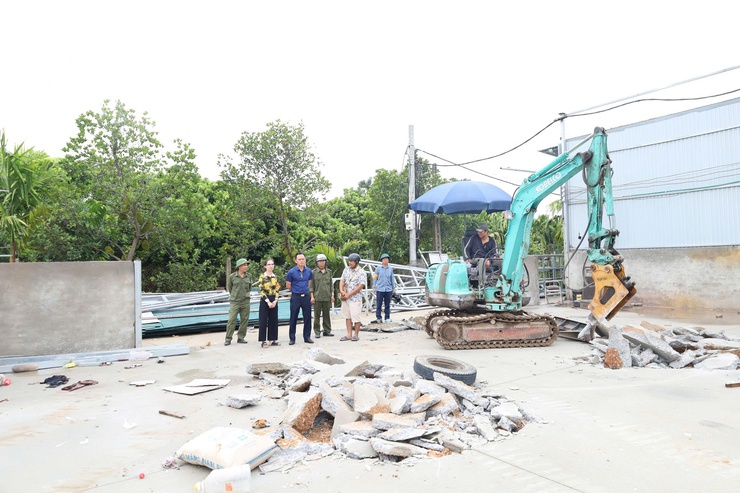 Phường Chương Mỹ kiên quyết xử lý 17 trường hợp vi phạm đất đai, thủy lợi- Ảnh 2.