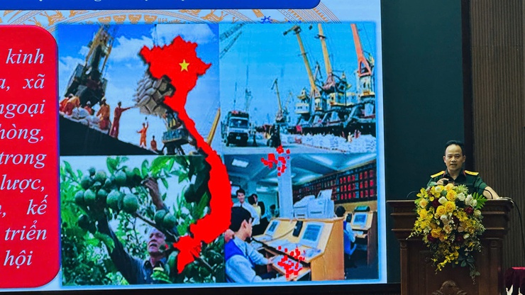 Ban Chỉ huy Quân sự phường Chương Mỹ khai mạc huấn luyện dân quân tại chỗ năm 2026- Ảnh 6.