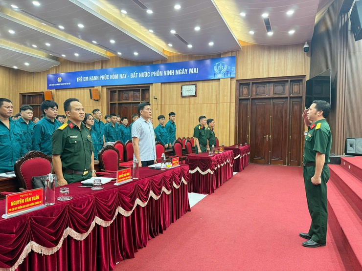 Ban Chỉ huy Quân sự phường Chương Mỹ khai mạc huấn luyện dân quân tại chỗ năm 2026- Ảnh 1.