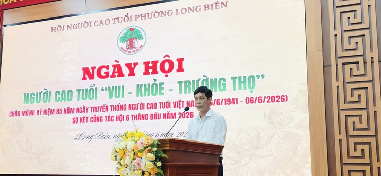 Ngày hội Người cao tuổi “Vui – Khỏe – Trường thọ” phường Long Biên chào mừng 85 năm Ngày truyền thống Người cao tuổi Việt Nam- Ảnh 1.