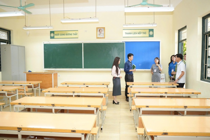 Phường Láng: Rà soát kỹ lưỡng, đảm bảo điều kiện tốt nhất cho thí sinh tại điểm thi Phan Huy Chú – Đống Đa- Ảnh 2.