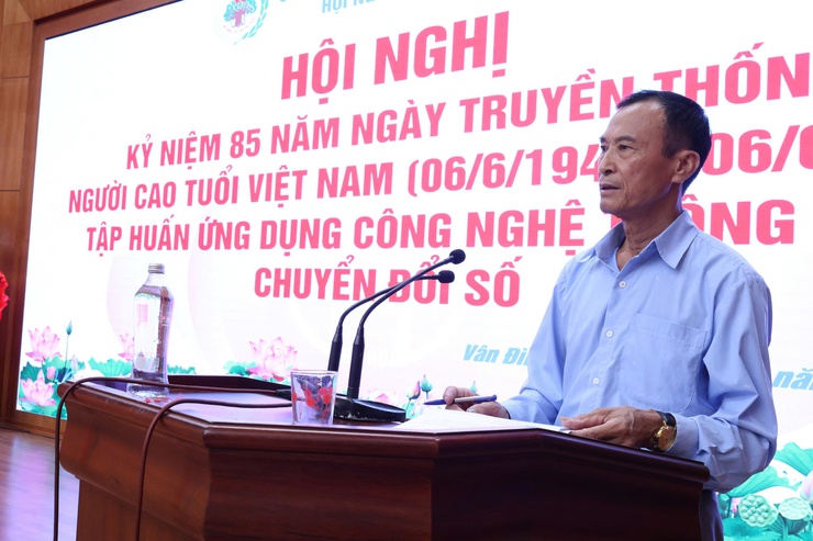 Hội người cao tuổi xã Vân Đình tổ chức Hội nghị Kỷ niệm 85 năm Ngày truyền thống Người cao tuổi Việt Nam và tập huấn Chuyển đổi số- Ảnh 5.