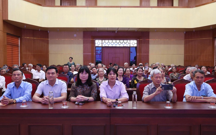Hội người cao tuổi xã Vân Đình tổ chức Hội nghị Kỷ niệm 85 năm Ngày truyền thống Người cao tuổi Việt Nam và tập huấn Chuyển đổi số- Ảnh 3.