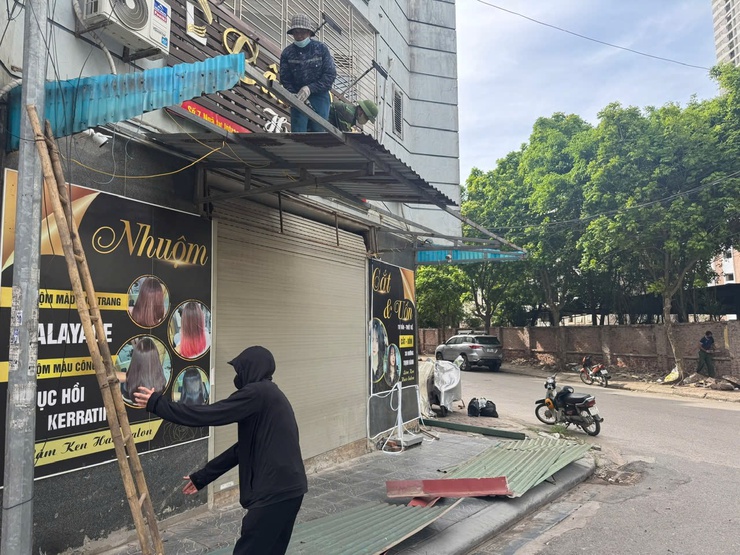 XÃ VĨNH THANH RA QUÂN CAO ĐIỂM LẬP LẠI TRẬT TỰ VĂN MINH ĐÔ THỊ, HÀNH LANG AN TOÀN GIAO THÔNG VÀ VỆ SINH MÔI TRƯỜNG- Ảnh 2.