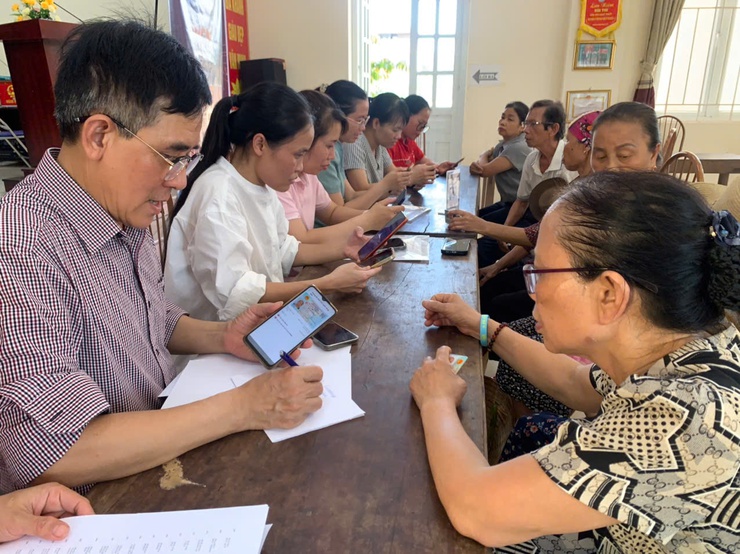 Hiệu quả từ những “cánh tay nối dài” trong công tác chuyển đổi số tại xã Thượng Phúc- Ảnh 4.