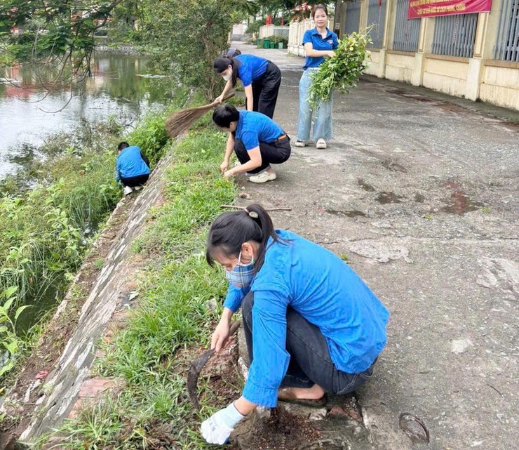 Kiểm tra công tác chuẩn bị Kỳ thi tốt nghiệp THPT năm 2026 tại điểm thi trường THCS Quảng Bị- Ảnh 8.
