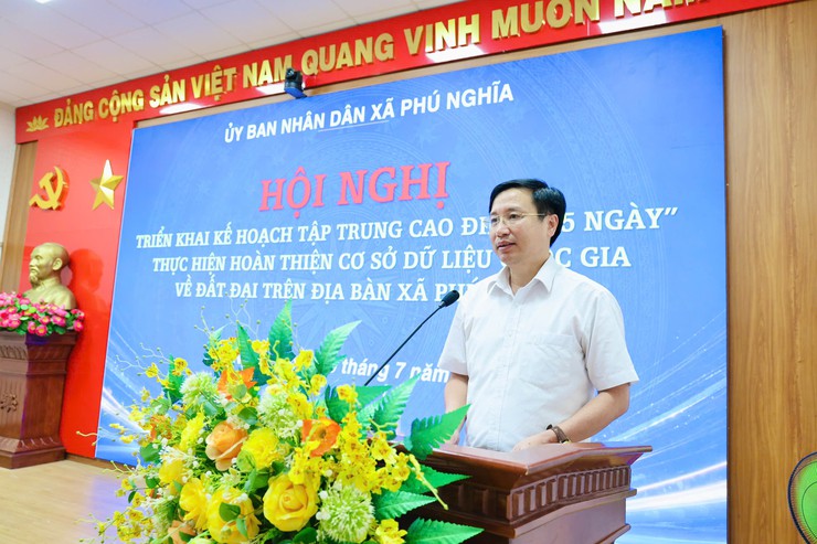 Hội nghị triển khai kế hoạch tập trung cao điểm 45 ngày thực hiện hoàn thiện cơ sở dữ liệu quốc gia về đất đai trên địa bàn xã - Ảnh 11.