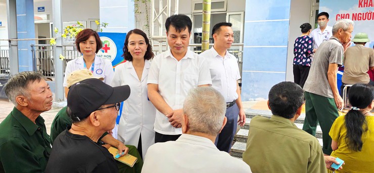 Xã Hát Môn tổ chức khám sức khỏe miễn phí cho người dân- Ảnh 1.