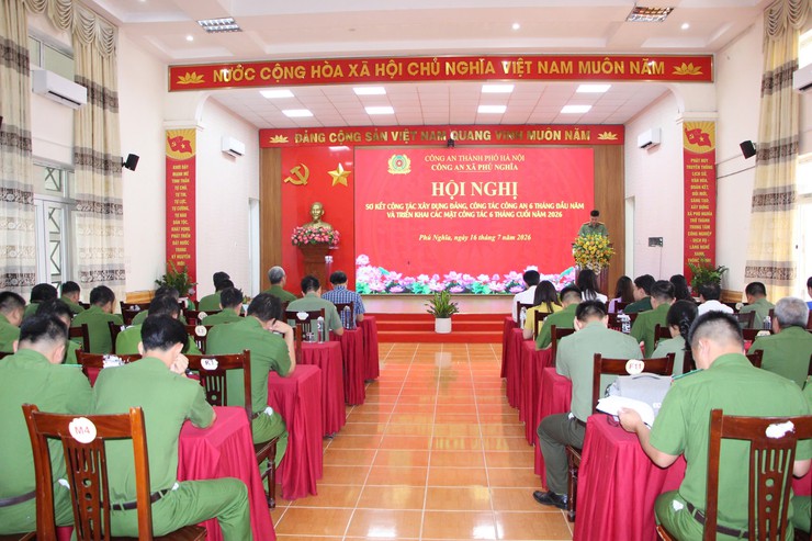 Công an xã Phú Nghĩa sơ kết công tác xây dựng Đảng, công tác Công an 6 tháng đầu năm 2026 và triển khai nhiệm vụ 6 tháng cuối năm- Ảnh 2.