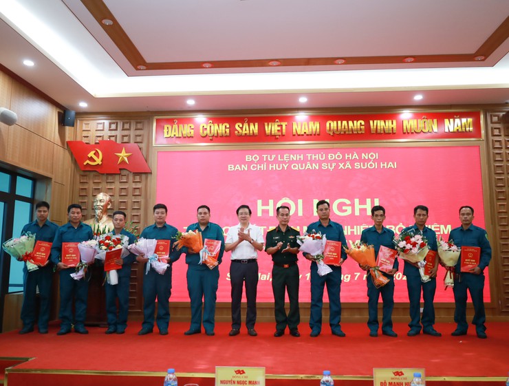 Ban CHQS xã Suối Hai công bố Quyết định miễn nhiệm, bổ nhiệm Thôn đội trưởng sau sắp xếp đơn vị hành chính- Ảnh 4.