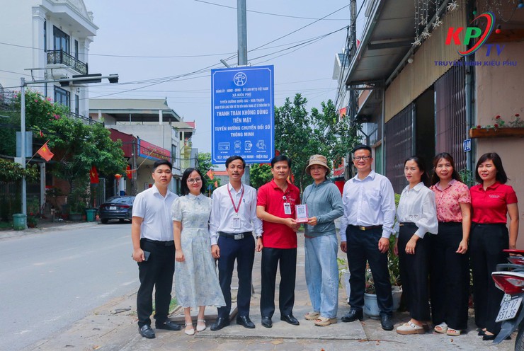 Kiều Ph&uacute; triển khai cao điểm 100 ng&agrave;y chuyển đổi số, ra mắt m&ocirc; h&igrave;nh Chợ số, Tuyến đường số - Ảnh 14.