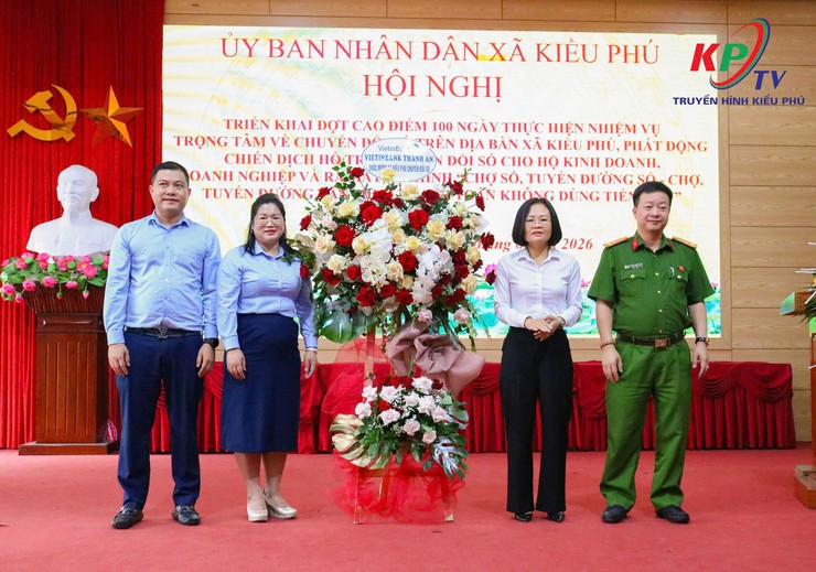 Kiều Ph&uacute; triển khai cao điểm 100 ng&agrave;y chuyển đổi số, ra mắt m&ocirc; h&igrave;nh Chợ số, Tuyến đường số - Ảnh 1.