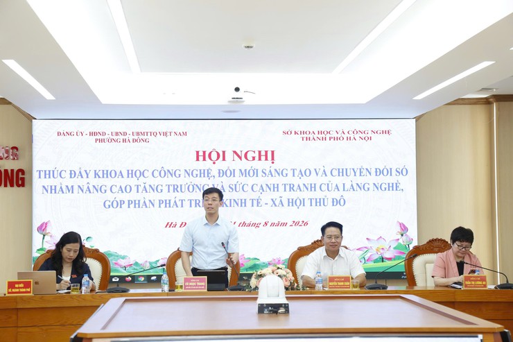 Phường Hà Đông thúc đẩy khoa học, công nghệ, đổi mới sáng tạo và chuyển đổi số trong phát triển làng nghề dệt lụa Vạn Phúc - Ảnh 2.