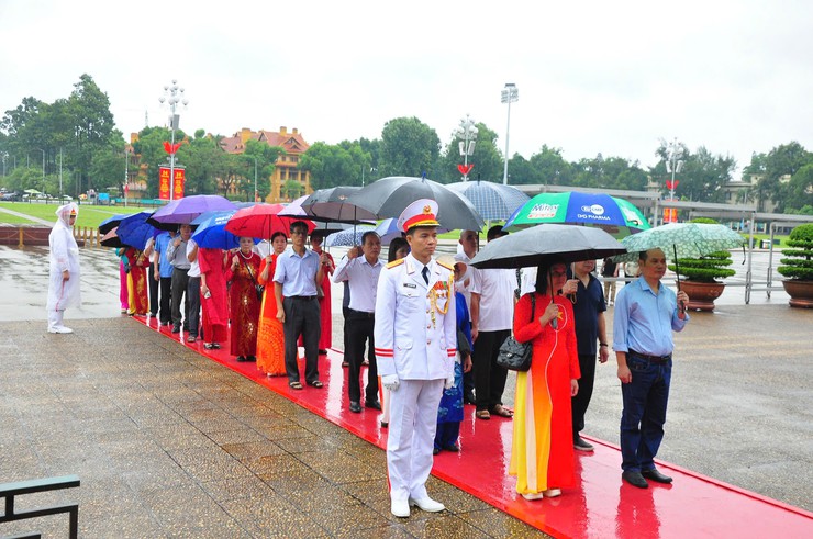 ĐẢNG VIÊN CHI BỘ THÔN LƯU PHÁI SINH HOẠT CHUYÊN ĐỀ TẠI KHU DI TÍCH CHỦ TỊCH HỒ CHÍ MINH - Ảnh 15.