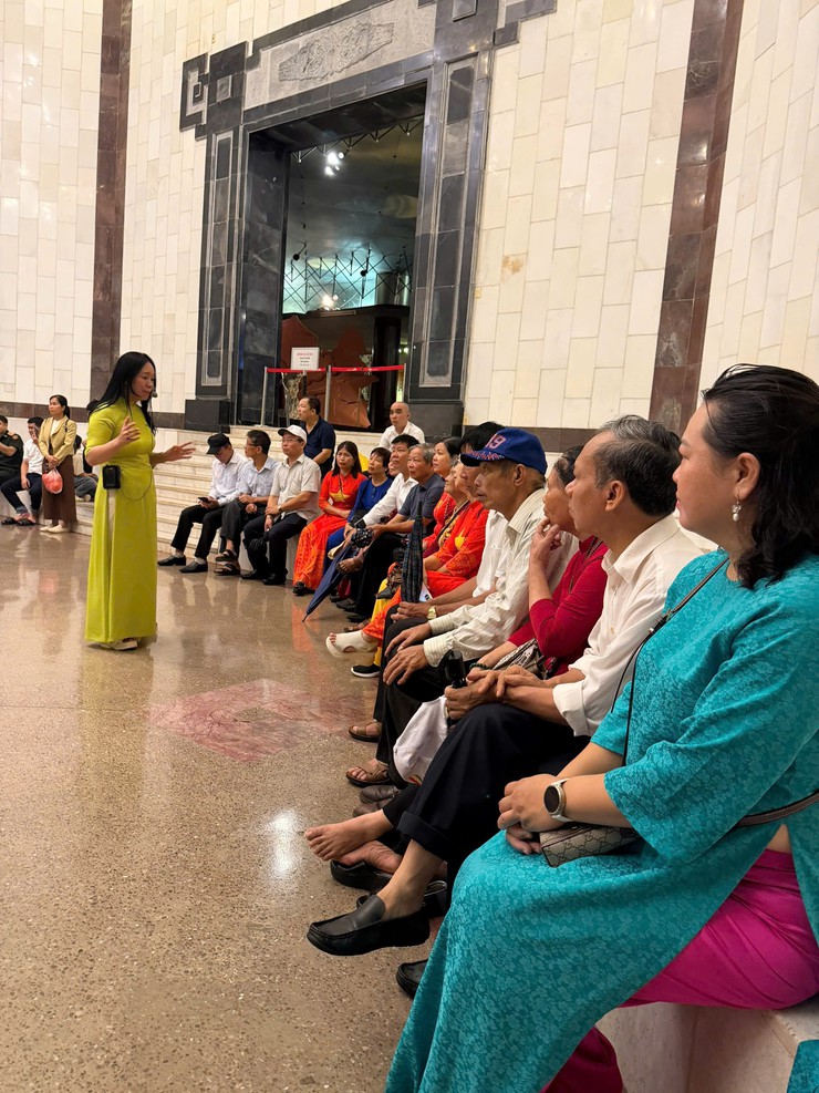 ĐẢNG VIÊN CHI BỘ THÔN LƯU PHÁI SINH HOẠT CHUYÊN ĐỀ TẠI KHU DI TÍCH CHỦ TỊCH HỒ CHÍ MINH - Ảnh 5.