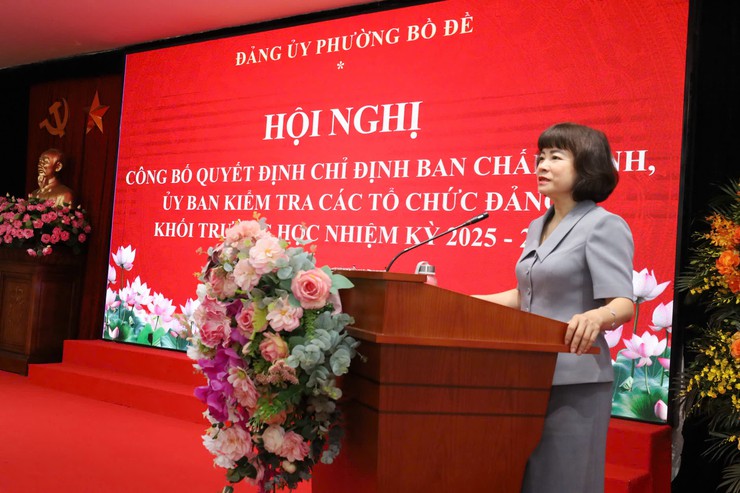 Phường Bồ Đề công bố quyết định chỉ định Ban Chấp hành, Ủy ban Kiểm tra các tổ chức Đảng khối trường học nhiệm kỳ 2025–2030 - Ảnh 2.
