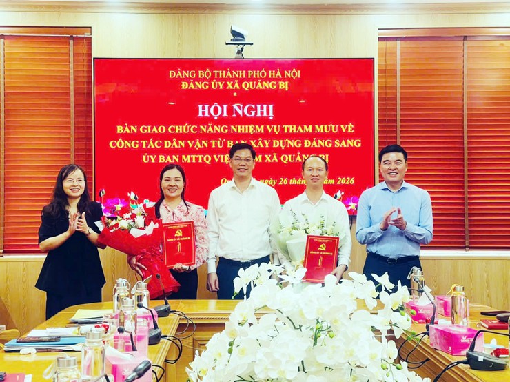 Đảng ủy xã Quảng Bị: tổ chức Hội nghị bàn giao chức năng tham mưu công tác dân vận từ Ban xây dựng đảng xã sang cơ quan Uỷ ban Mặt trận tổ quốc Việt Nam xã - Ảnh 1.