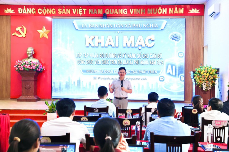 Khai mạc lớp tập huấn, bồi dưỡng về kỹ năng số cho cán bộ, công chức, viên chức trên địa bàn xã Phú nghĩa năm 2026 - Ảnh 5.