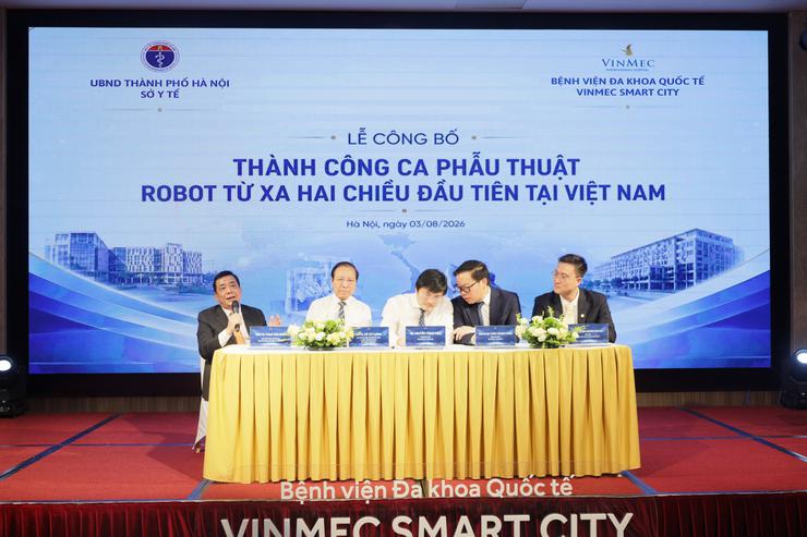 Việt Nam lần đầu vận hành mạng lưới phẫu thuật robot từ xa hai chiều- Ảnh 3.