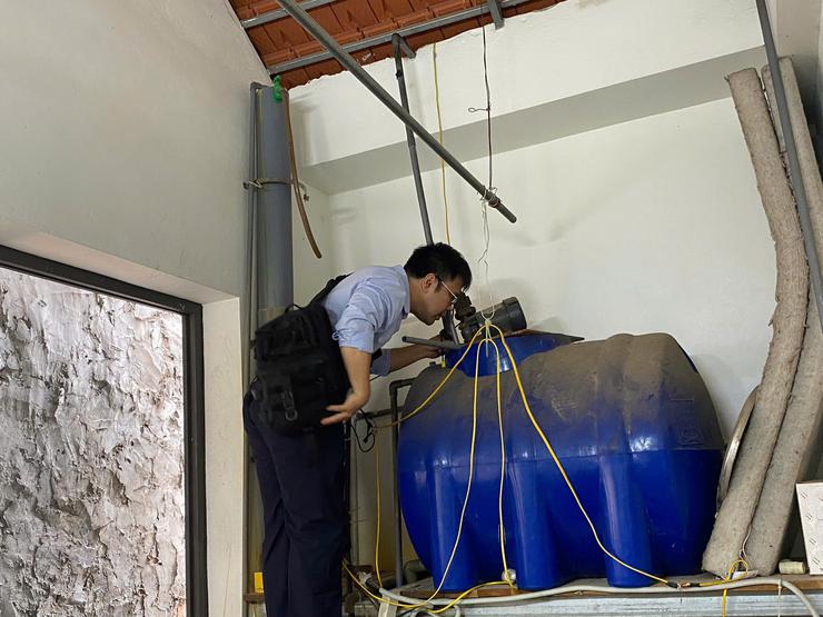 Tập trung xử lý triệt để ổ dịch, vệ sinh môi trường hằng ngày không để dịch sốt xuất huyết lan rộng- Ảnh 2. Tập trung xử lý triệt để ổ dịch, vệ sinh môi trường hằng ngày không để dịch sốt xuất huyết lan rộng- Ảnh 2.