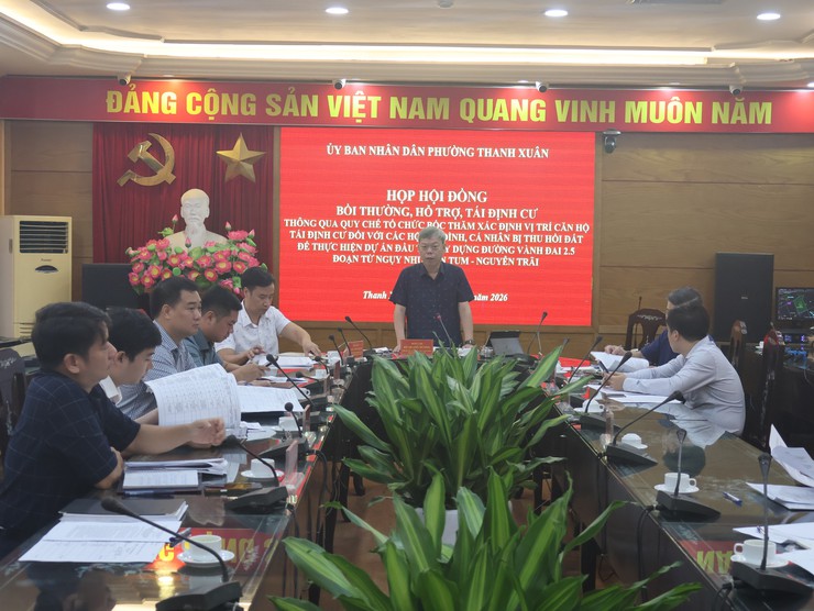 Phường Thanh Xuân họp thông qua Quy chế bốc thăm xác định vị trí căn hộ tái định cư dự án đường Vành đai 2,5 - Ảnh 1.