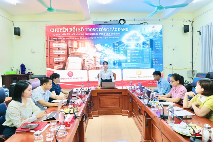 Chi bộ Ban Xây dựng Đảng phát huy vai trò tiên phong, gương mẫu trong số hóa hồ sơ đảng viên góp phần xây dựng “Đảng viên số, Chi bộ số” - Ảnh 2.