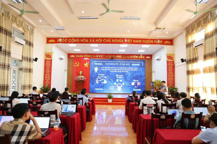 Ủy ban nhân dân xã Phú Nghĩa tổ chức bồi dưỡng về kỹ năng số cho lãnh đạo, quản lý các cơ quan, đơn vị trên địa bàn - Ảnh 14.