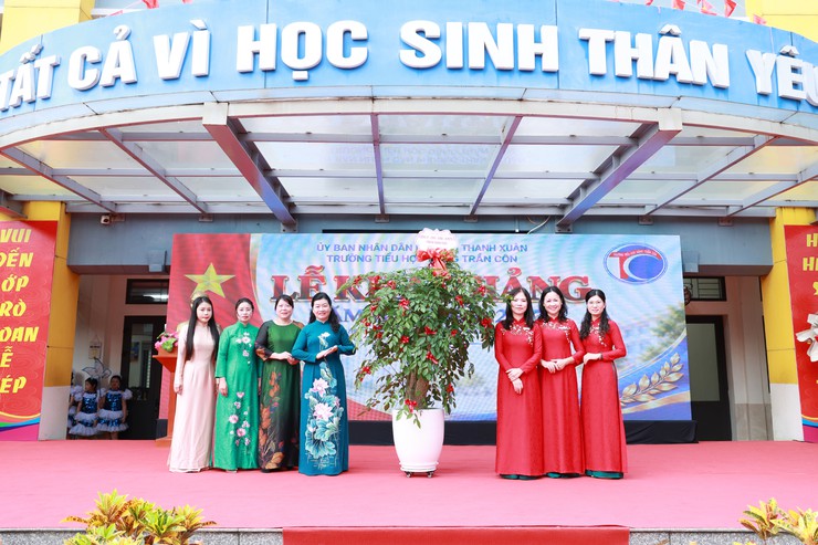 Ngày hội khai trường tại phường Thanh Xuân: Tinh gọn, trọn vẹn và lấy học sinh làm trung tâm - Ảnh 10.