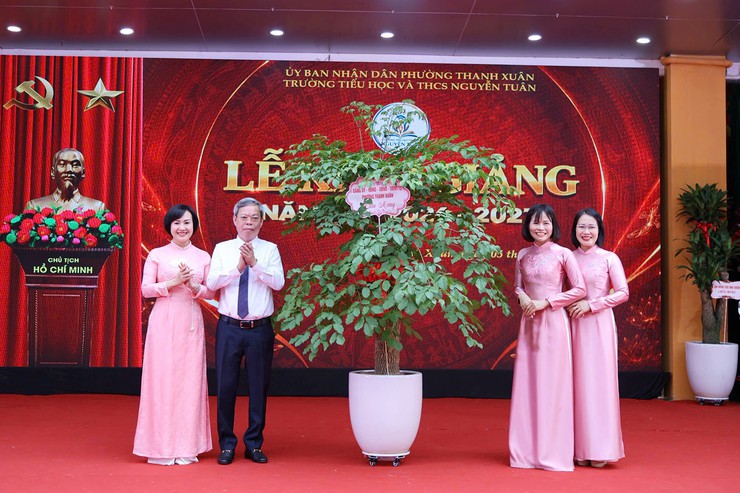 Ngày hội khai trường tại phường Thanh Xuân: Tinh gọn, trọn vẹn và lấy học sinh làm trung tâm - Ảnh 2.