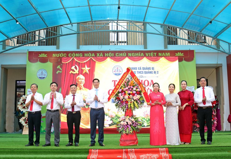 Quảng Bị rộn ràng ngày hội khai trường, sẵn sàng cho năm học mới 2026-2027 - Ảnh 1.