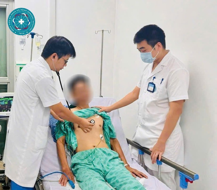 55 phút giành lại sự sống cho người bệnh đột ngột ngừng tuần hoàn - Ảnh 1.