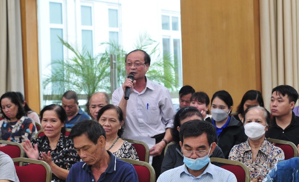 Cử tri Nguyễn Mạnh Hùng phường Hàng Gai nêu ý kiến